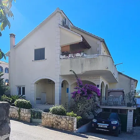 Apartment Fani Supetar